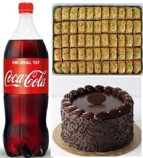 Geleneksel ve Modern Lezzet Pasta Baklava ve Cola Bir Arada
